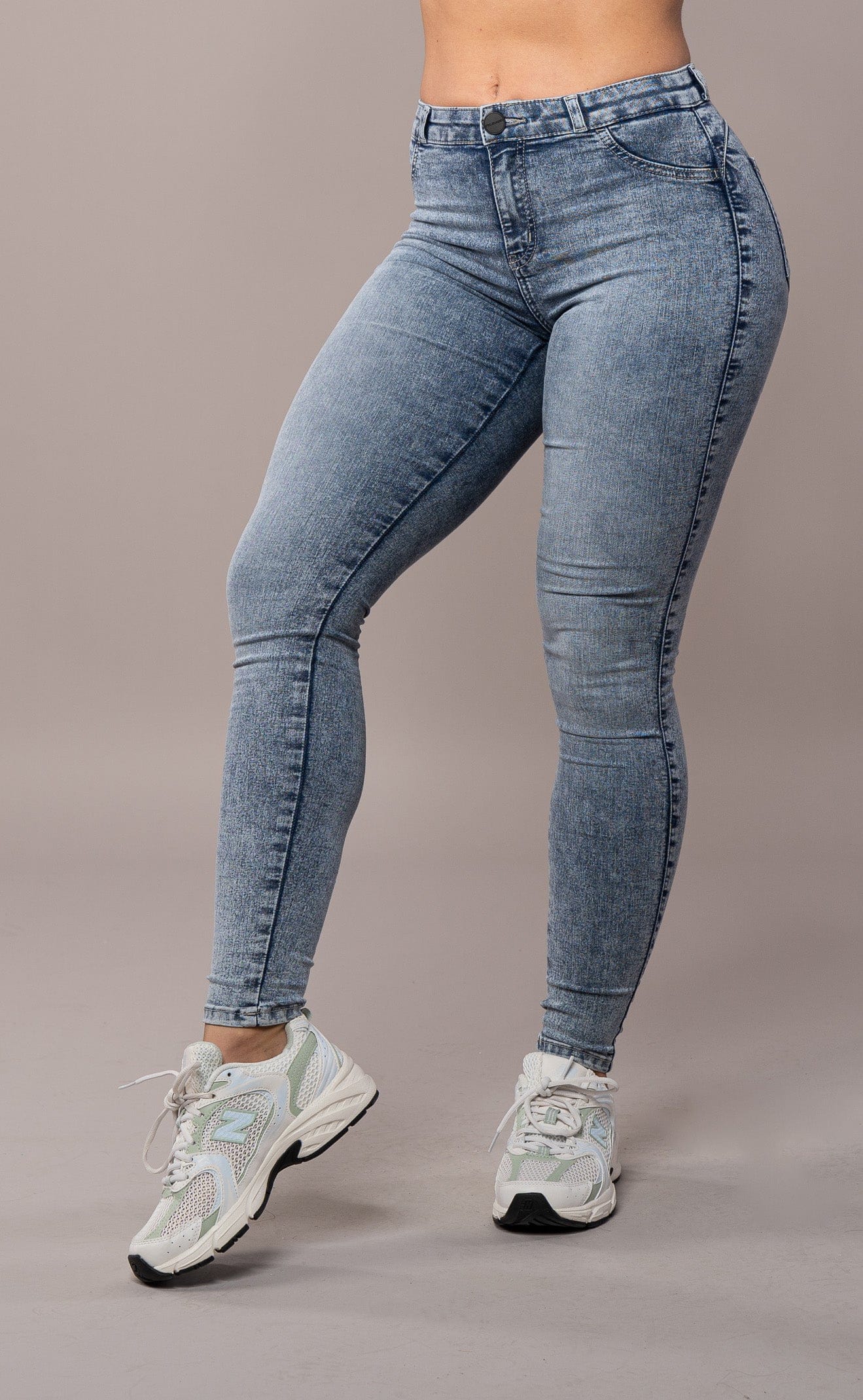 Contour Mid Waisted - Acid Wash